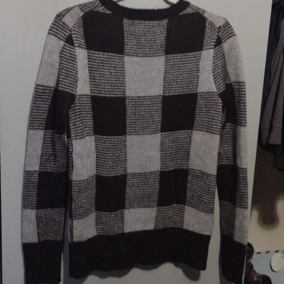 BASS sweater size small - Picture 2 of 5